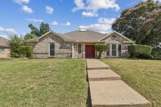 8918 Woodlake Drive, Rowlett, TX 75088
