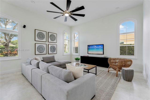 8561 SW 167th Ter, Palmetto Bay, FL 33157