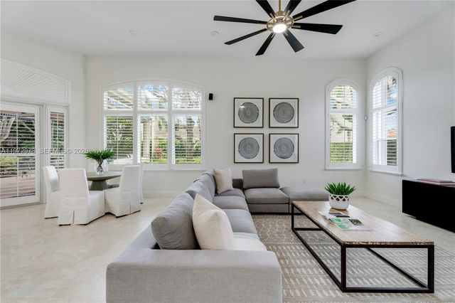 8561 SW 167th Ter, Palmetto Bay, FL 33157