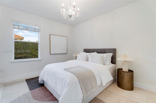 8561 SW 167th Ter, Palmetto Bay, FL 33157