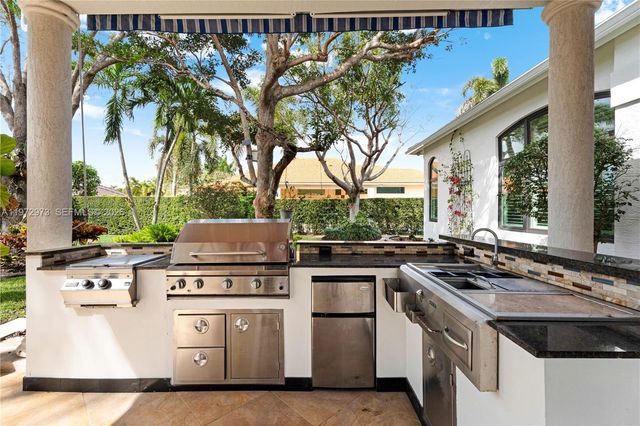 8561 SW 167th Ter, Palmetto Bay, FL 33157