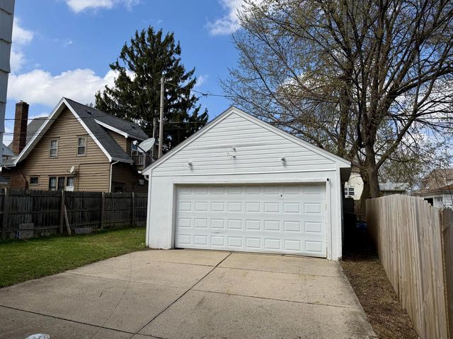 2818 Gilson STREET, Racine, WI 53403