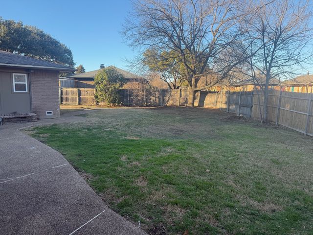 300 Whisenant Drive, Allen, TX 75013