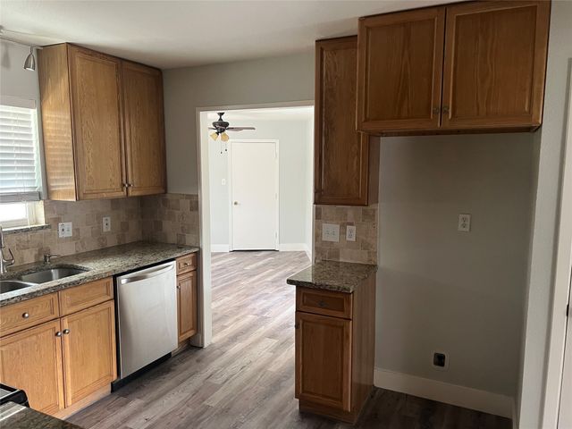 300 Whisenant Drive, Allen, TX 75013