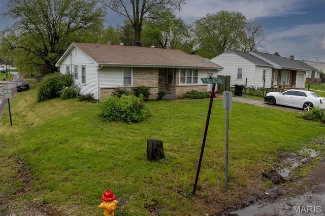 11 S 44th Street, Belleville, IL 62226