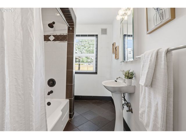 5415 Ne 32ND Ave, Portland, OR 97211