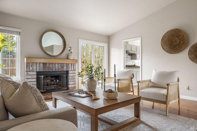 8814 Clothier Ln, Cotati, CA 94931