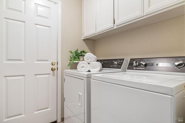 8814 Clothier Ln, Cotati, CA 94931