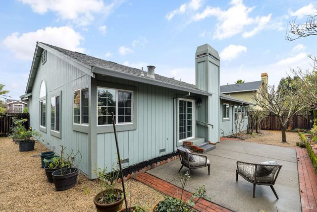 8814 Clothier Ln, Cotati, CA 94931