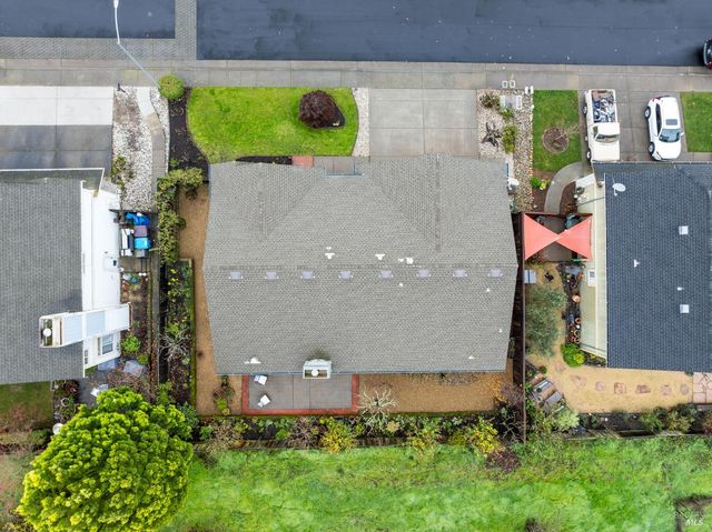 8814 Clothier Ln, Cotati, CA 94931