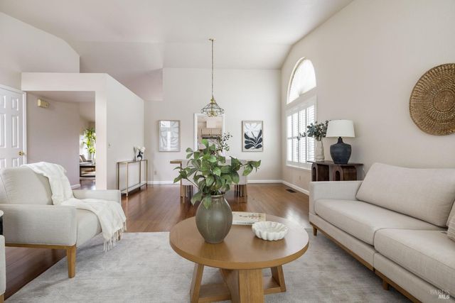 8814 Clothier Ln, Cotati, CA 94931