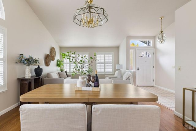 8814 Clothier Ln, Cotati, CA 94931