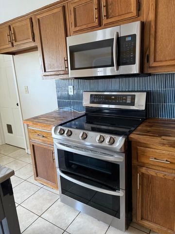 8518 CHIMNEYROCK BLVD, Memphis, TN 38016