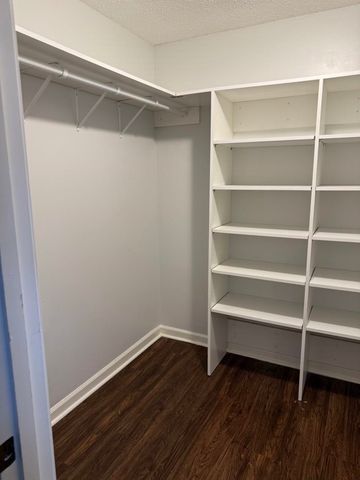 8518 CHIMNEYROCK BLVD, Memphis, TN 38016