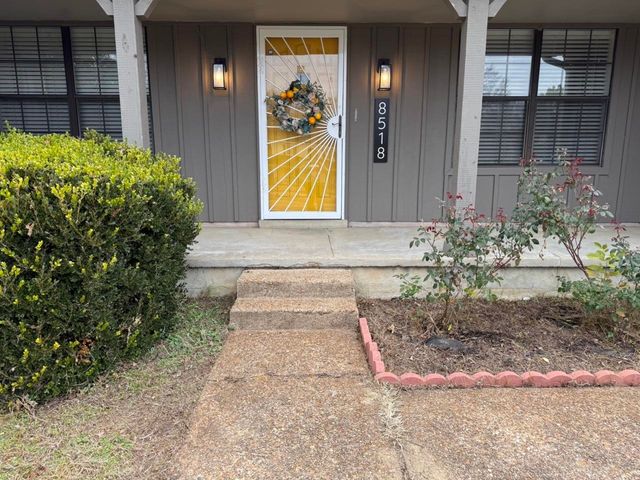 8518 CHIMNEYROCK BLVD, Memphis, TN 38016