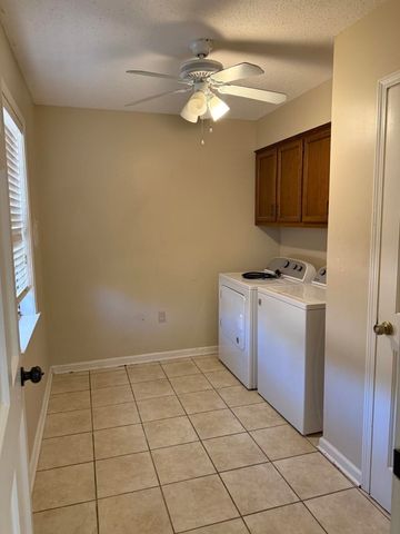 8518 CHIMNEYROCK BLVD, Memphis, TN 38016