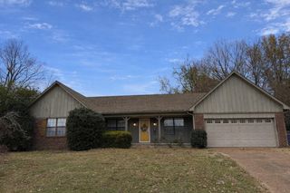 8518 CHIMNEYROCK BLVD, Memphis, TN 38016