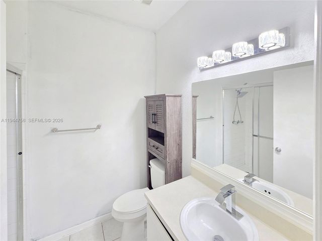 2331 NW 96th Ter 17L, Pembroke Pines, FL 33024