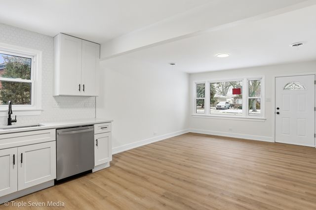 6135 Birmingham Street, Chicago Ridge, IL 60415