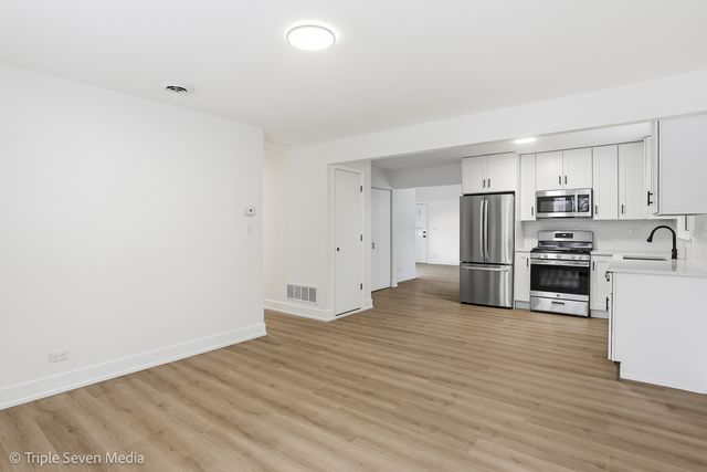 6135 Birmingham Street, Chicago Ridge, IL 60415