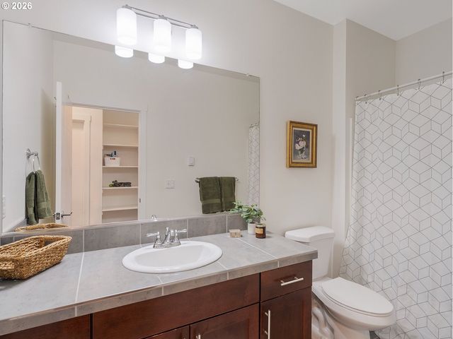 5425 N MINNESOTA Ave 6, Portland, OR 97217