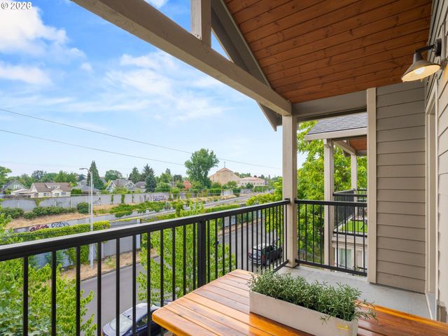 5425 N MINNESOTA Ave 6, Portland, OR 97217