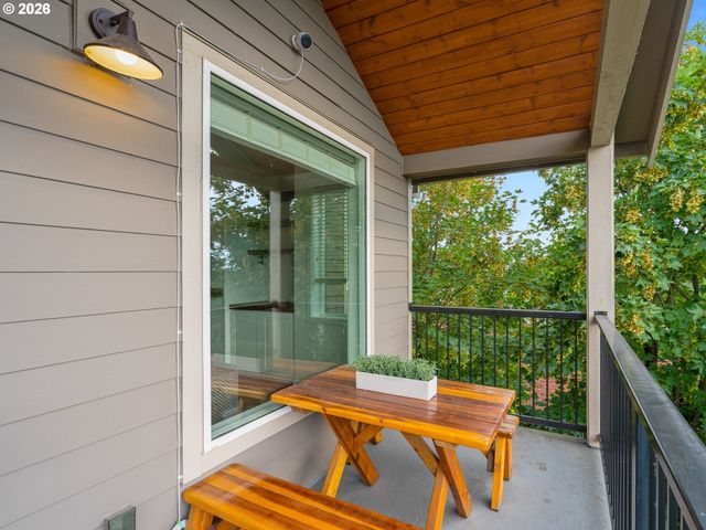 5425 N MINNESOTA Ave 6, Portland, OR 97217