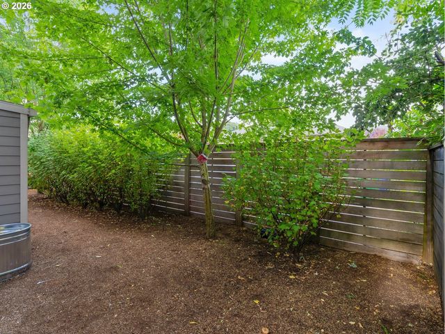 5425 N MINNESOTA Ave 6, Portland, OR 97217