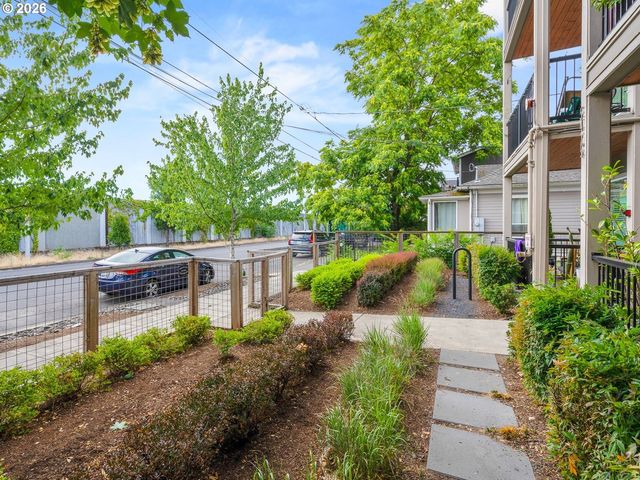 5425 N MINNESOTA Ave 6, Portland, OR 97217