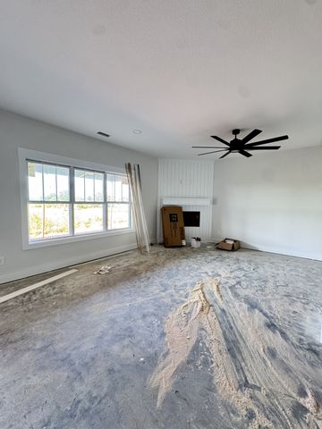 214 Low Plains Ln, Clarksville, TN 37043