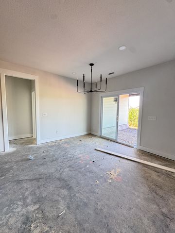 214 Low Plains Ln, Clarksville, TN 37043