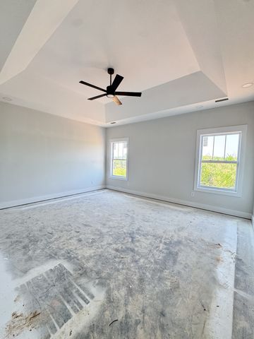 214 Low Plains Ln, Clarksville, TN 37043
