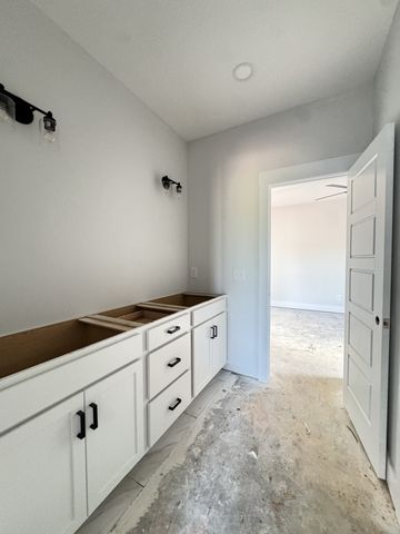 214 Low Plains Ln, Clarksville, TN 37043