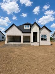 214 Low Plains Ln, Clarksville, TN 37043