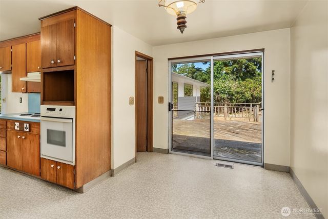 8725 Maple Lane, Edmonds, WA 98026