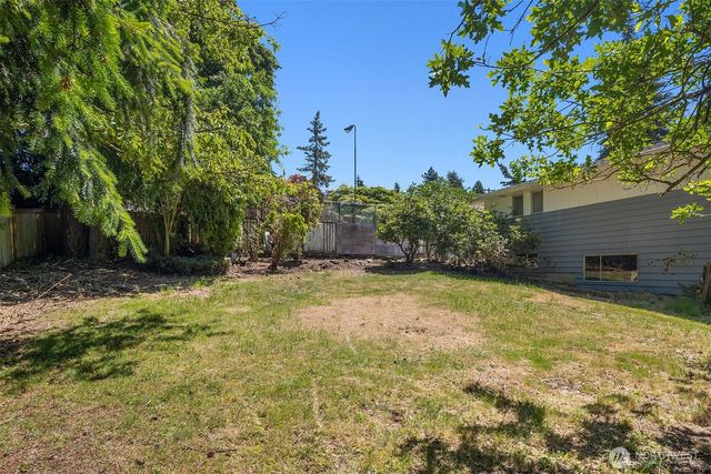 8725 Maple Lane, Edmonds, WA 98026
