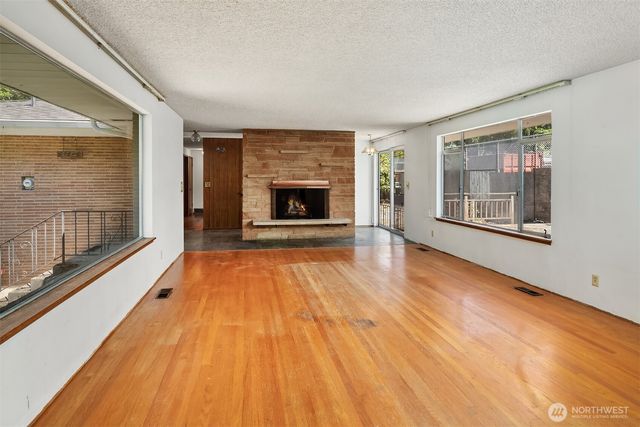 8725 Maple Lane, Edmonds, WA 98026