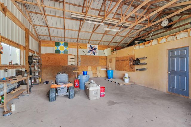 5950 County Road 331, Plantersville, TX 77363