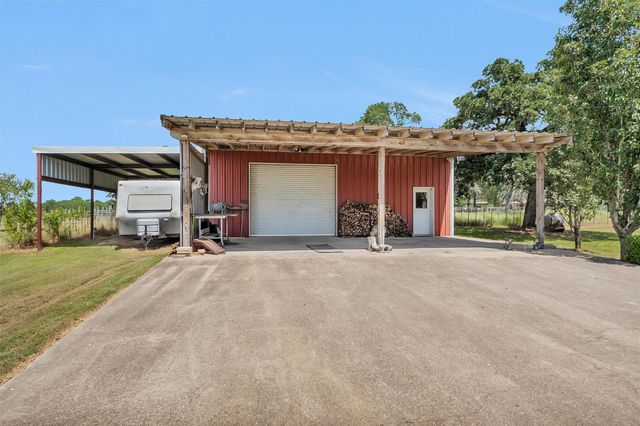 5950 County Road 331, Plantersville, TX 77363