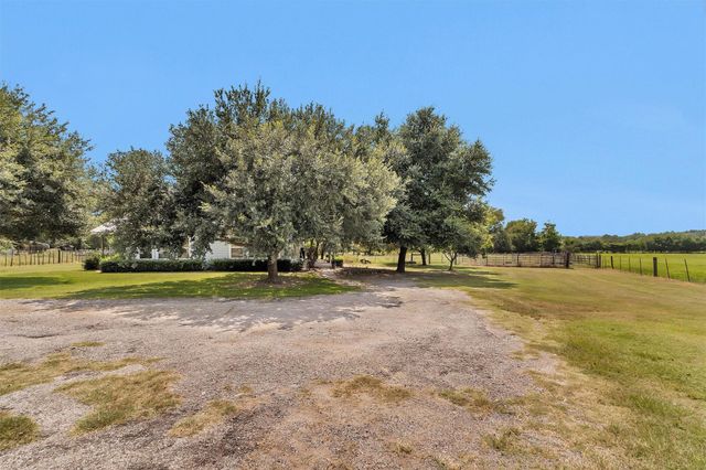 5950 County Road 331, Plantersville, TX 77363