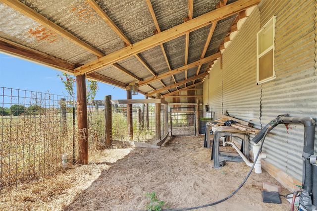 5950 County Road 331, Plantersville, TX 77363