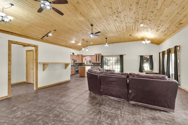 5950 County Road 331, Plantersville, TX 77363
