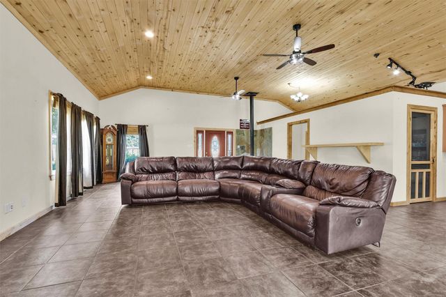 5950 County Road 331, Plantersville, TX 77363