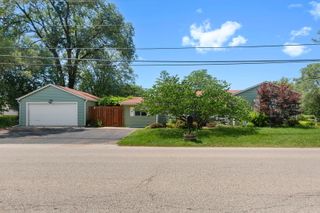 3717 Greenleaf Avenue, Island Lake, IL 60042