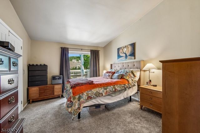 92 Ashley Ct, Bedminster Twp., NJ 07921