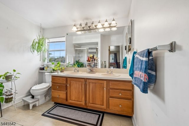 92 Ashley Ct, Bedminster Twp., NJ 07921