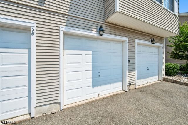92 Ashley Ct, Bedminster Twp., NJ 07921