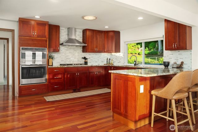 8308 Frederick Place, Edmonds, WA 98026
