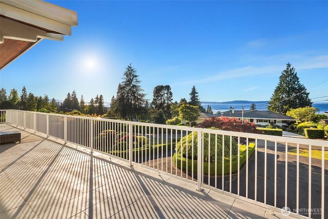 8308 Frederick Place, Edmonds, WA 98026