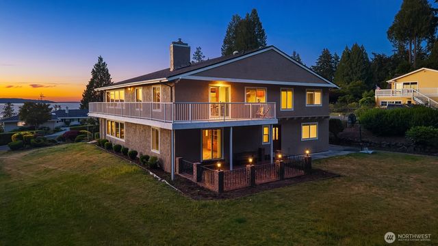 8308 Frederick Place, Edmonds, WA 98026